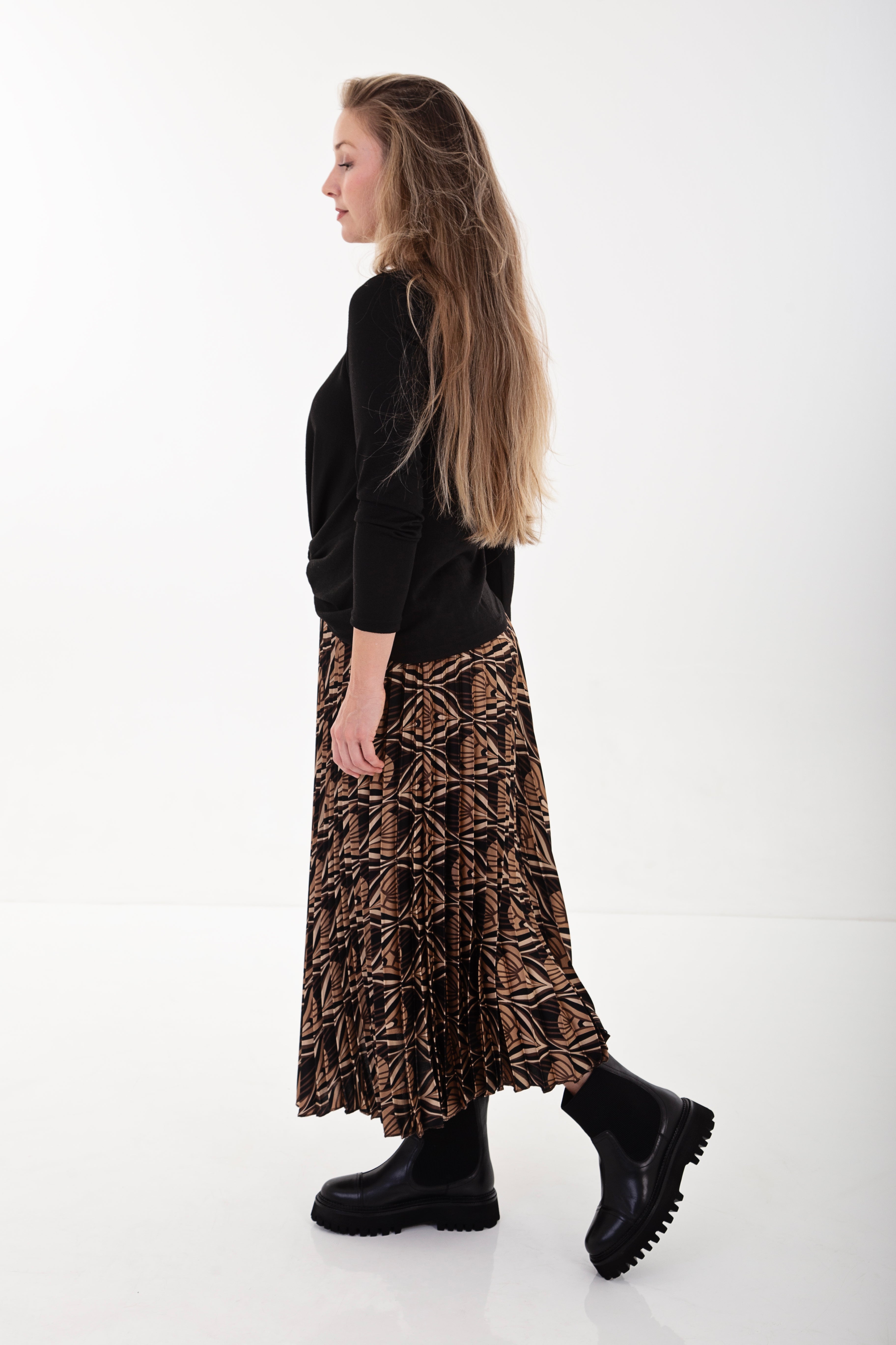 Browns & Beige Print Pleated Skirt